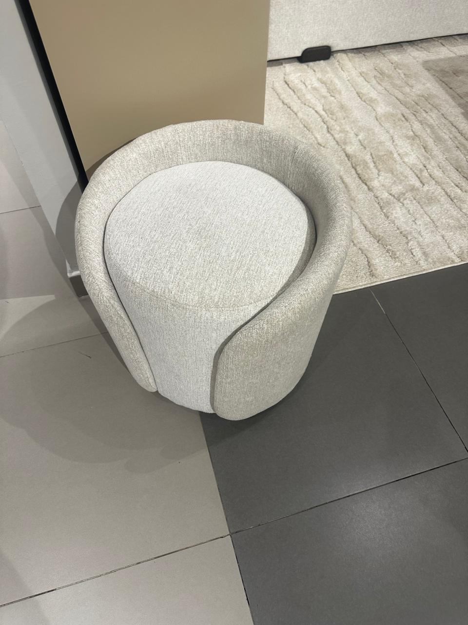 كرسى تسريحة  اوستر